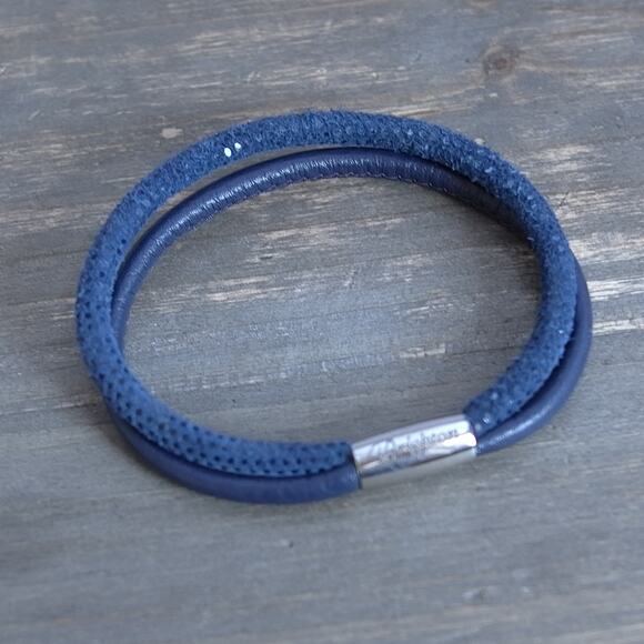 Brighton Woodstock Double Leather Charm Bracelet Python Navy Magnetic 7.5" Blue - Picture 1 of 5